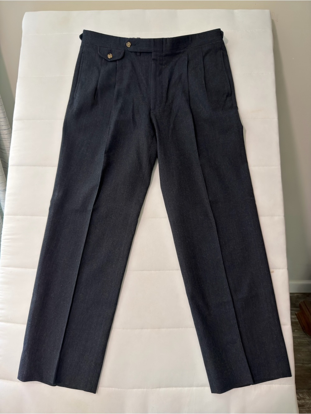 VTG Tailor's Bench Men's Dark Gray Wool Pleated DressPants Button FlapPockets 34